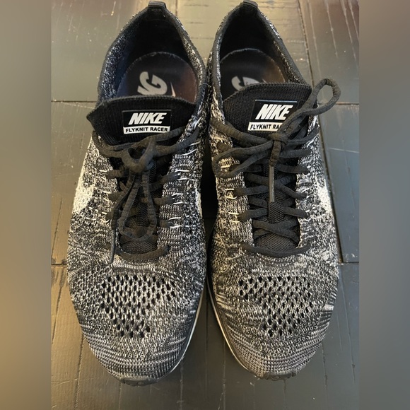 Nike Oreo Flyknit Racers - Picture 4 of 6